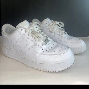 Nike Air Force 1 Women's Size 6.5 US White Leather Sneakers DD8959-100